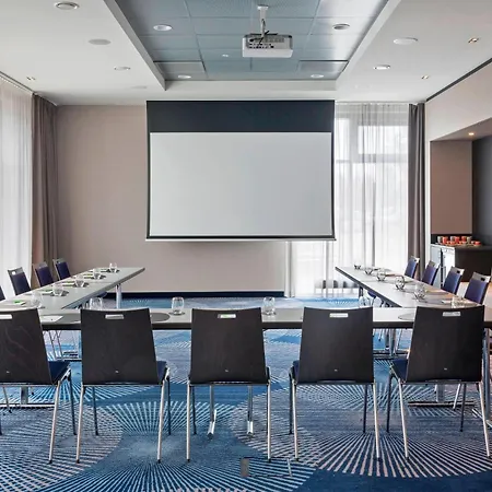 酒店 Courtyard By Marriott Oberpfaffenhofen Munich South 4*