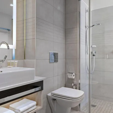 Otel Courtyard By Marriott Oberpfaffenhofen Munich South Gilching