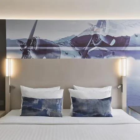 호텔 Courtyard By Marriott Oberpfaffenhofen Munich South 4*